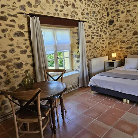 Bed & Breakfast La Taupiniere Rustique Table D'hotes Gastronomique